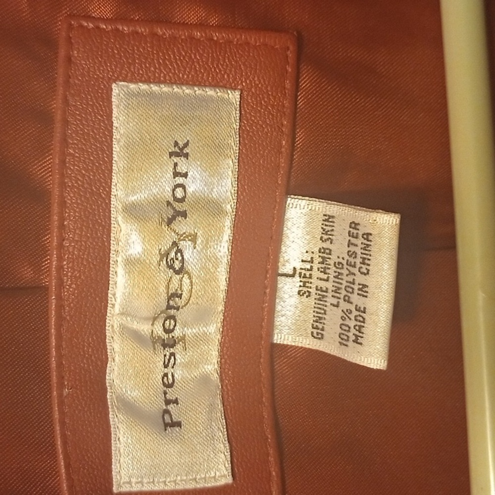 Leather jacket - Picture 2 of 5